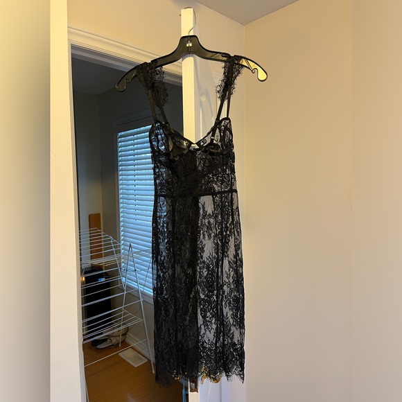 Fancy Lace Dress - Black - Picture 9 of 12